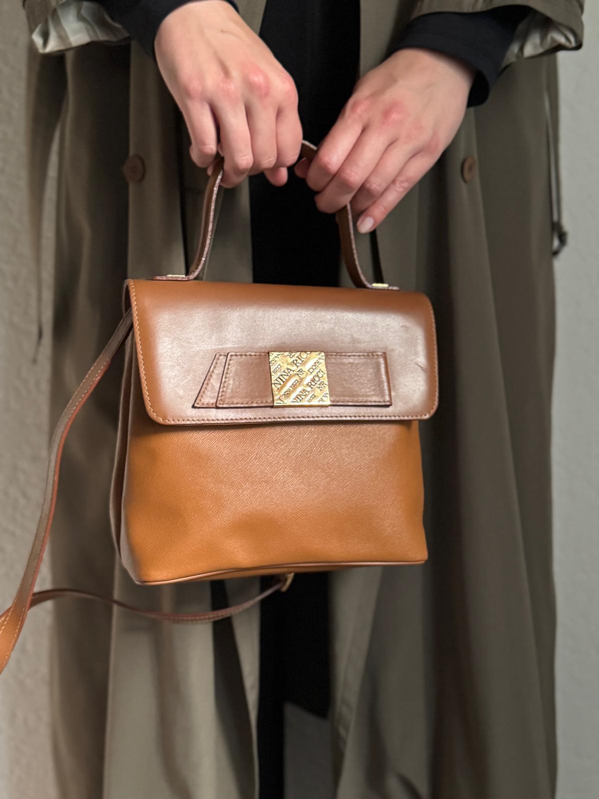 Nina Ricci – Cognacfarbene Leder-Schultertasche