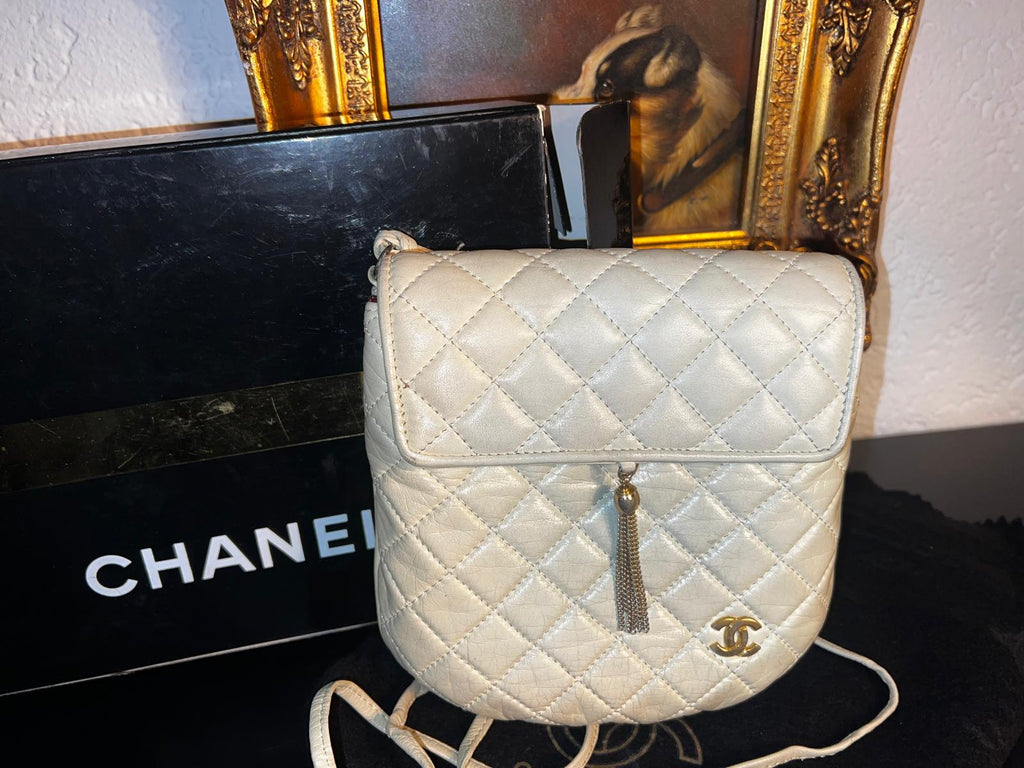 CHANEL Vintage Camera Bag mit Quaste – Lambskin Leder, Cremefarben