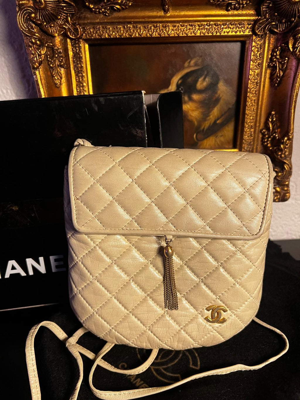 CHANEL Vintage Camera Bag mit Quaste – Lambskin Leder, Cremefarben