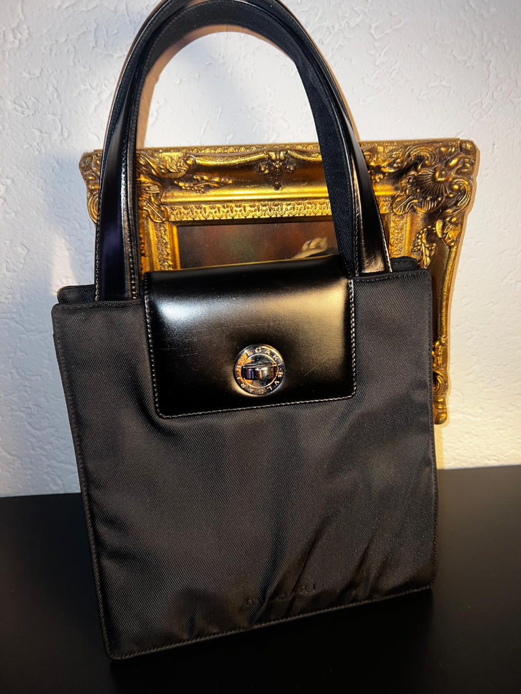 BVLGARI – Elegante Vintage Handtasche aus Nylon & Leder