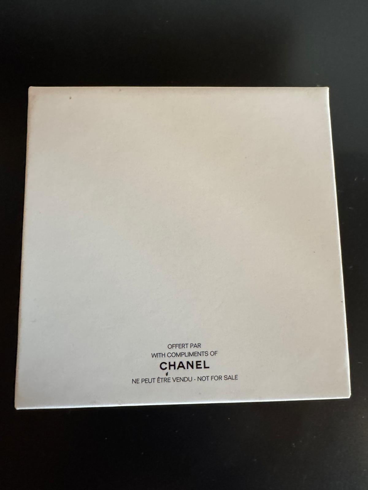 CHANEL – Limitierte Keramik-Camélia (Deko-Objekt)