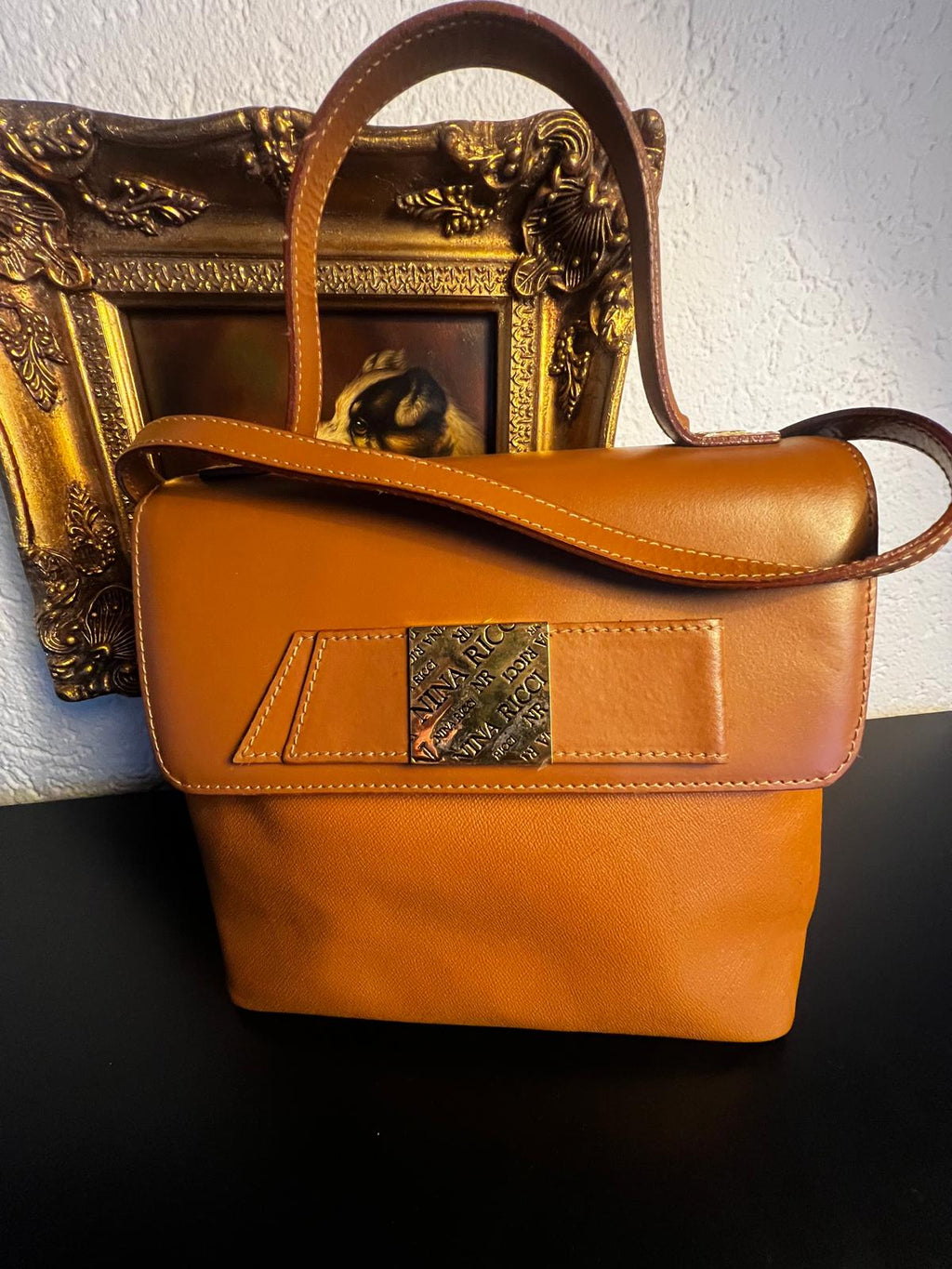 Nina Ricci – Cognacfarbene Leder-Schultertasche