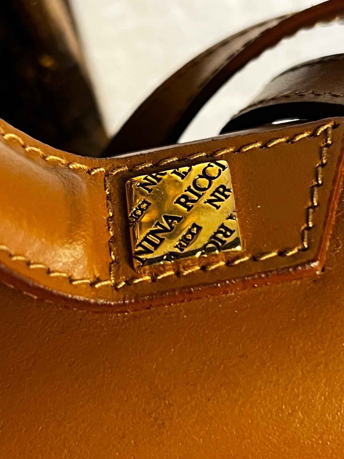 Nina Ricci – Cognacfarbene Leder-Schultertasche