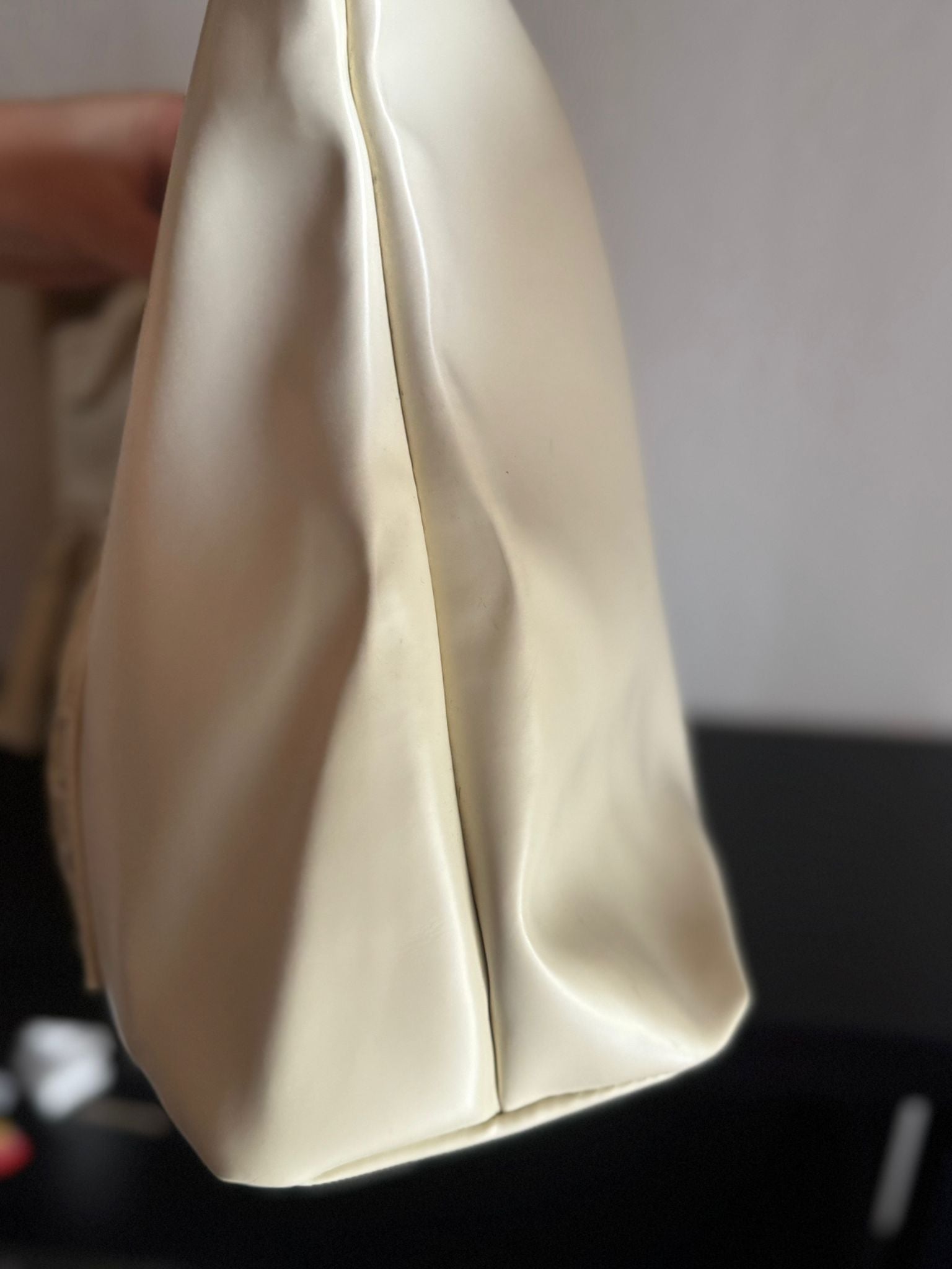 See by Chloé – cremefarbene Tote Bag mit großem Logo