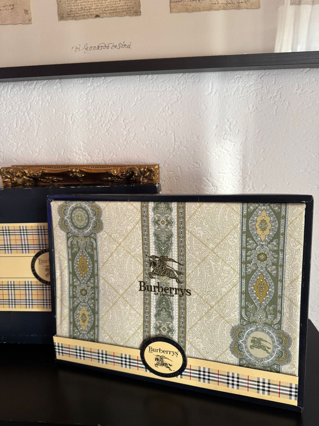 Burberry’s Tischdecke – Vintage-Klassiker in Originalverpack