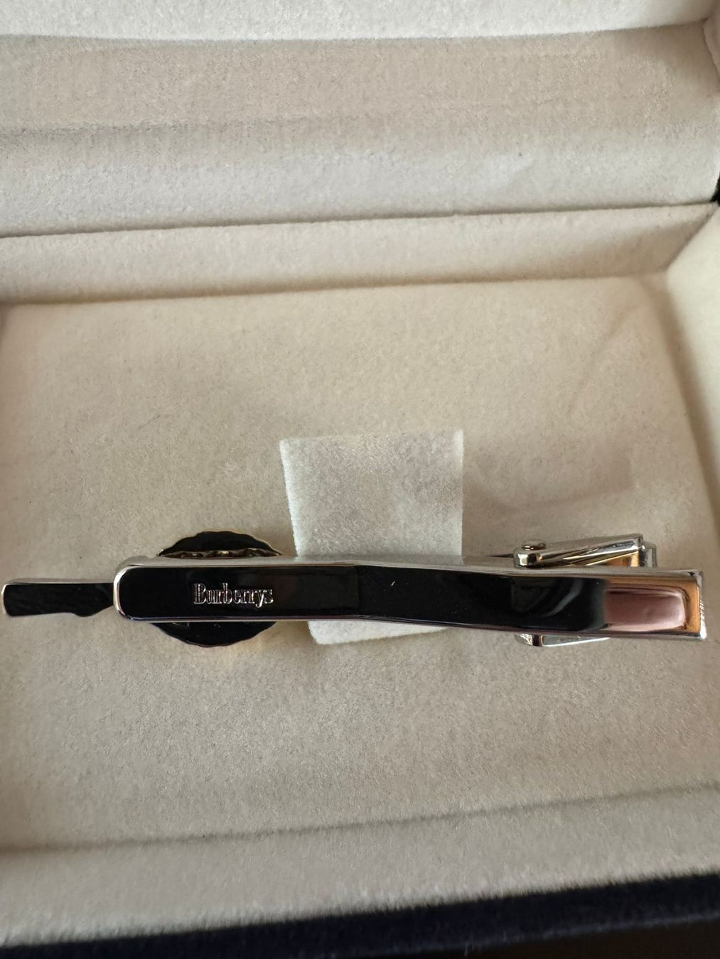 Burberrys Krawattenklammer mit Box