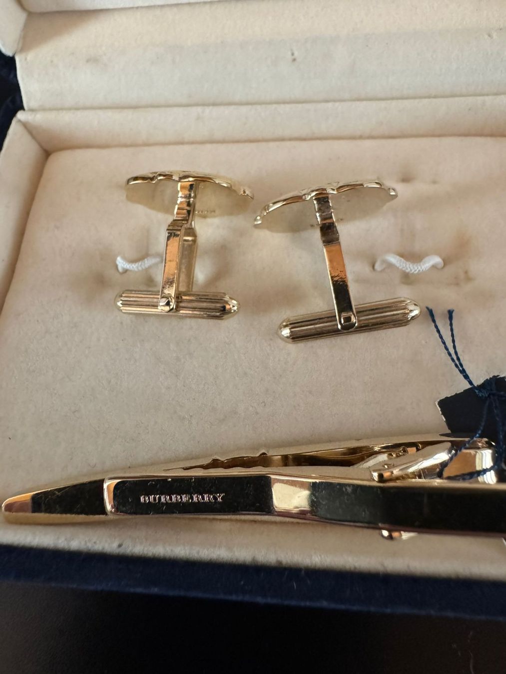 Burberry’s Set Manschettenknöpfe & Krawattenklammer