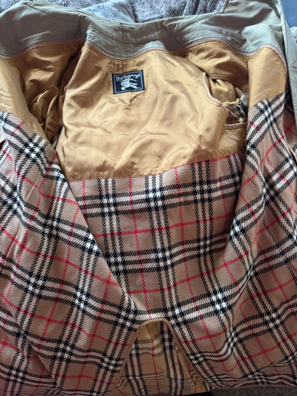 Burberrys Vintage Trenchcoat mit Innenweste