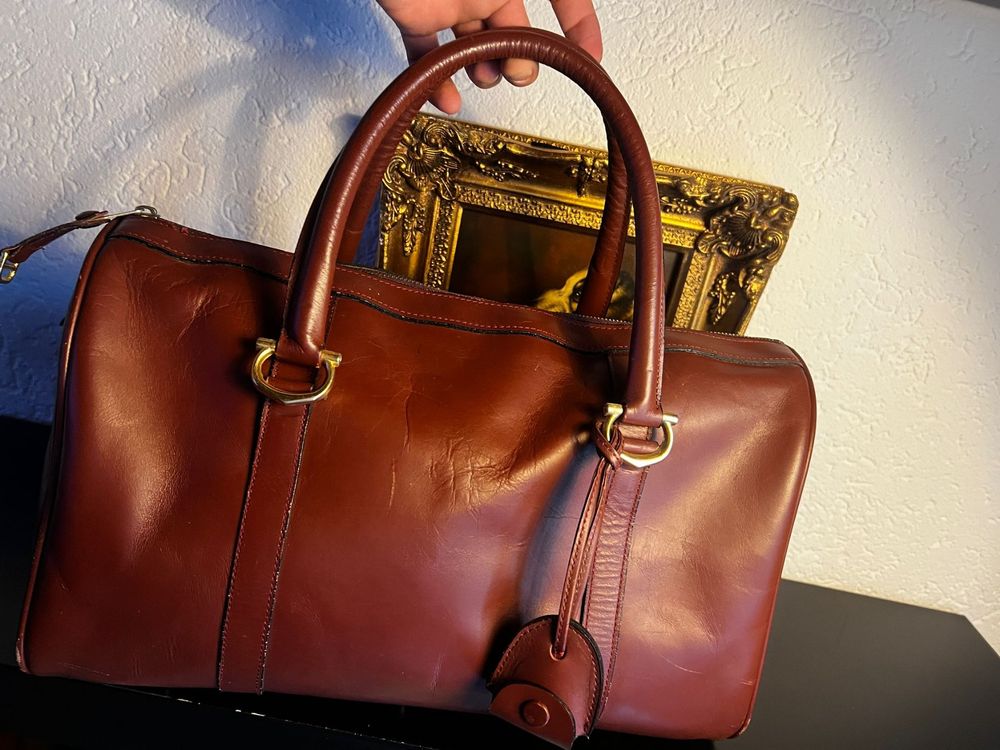 Cartier Les Must Bordeaux Leder Bowling Bag