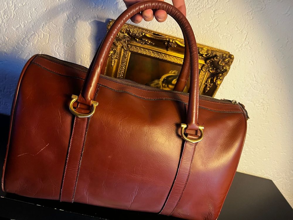Cartier Les Must Bordeaux Leder Bowling Bag