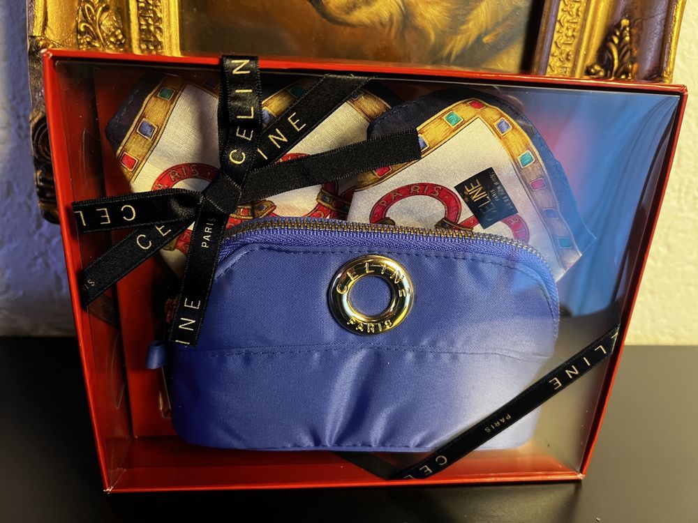 CÉLINE Kosmetiktasche mit Seidentuch – Geschenkset