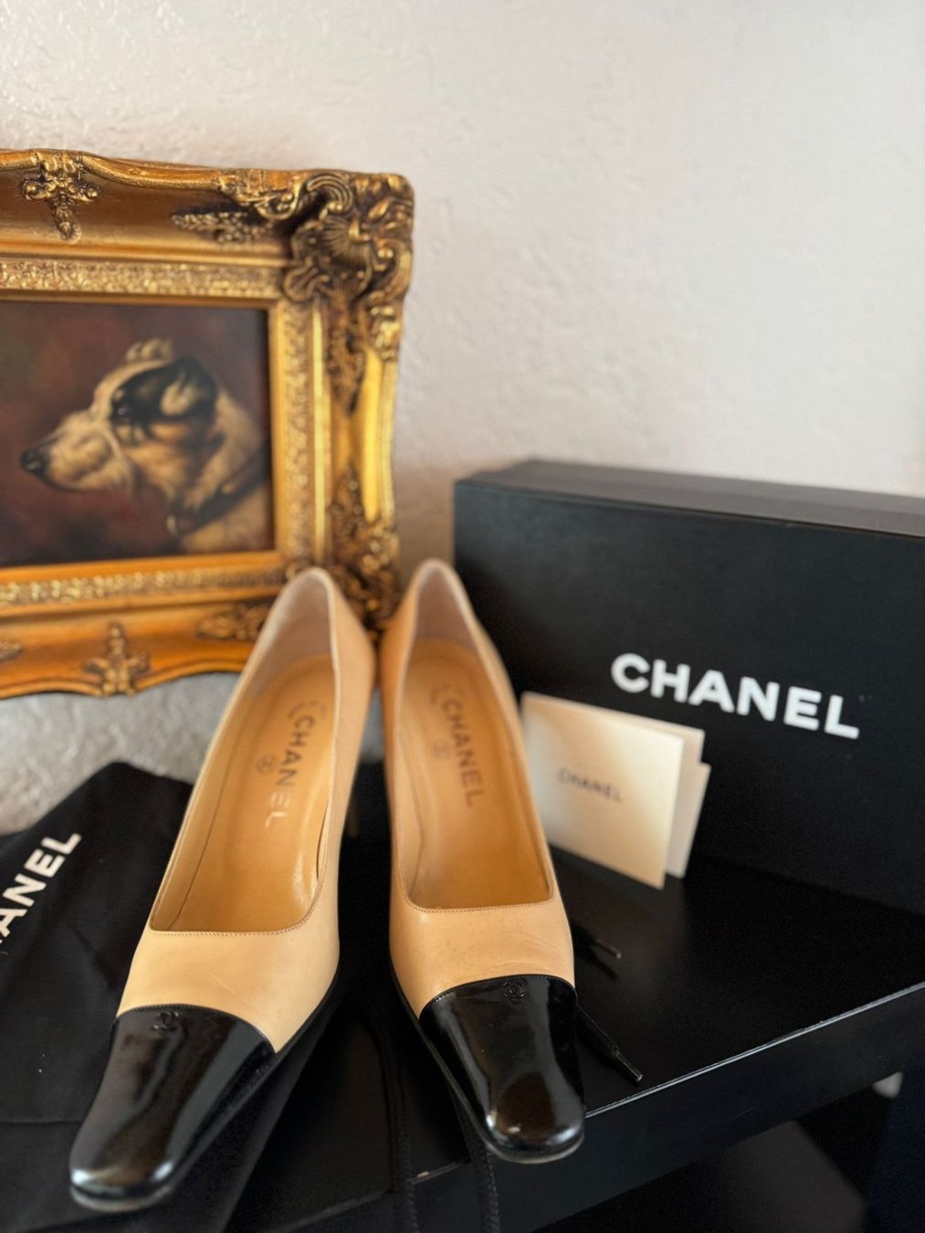CHANEL Pumps Beige-Schwarz Gr. 36½ mit Box & Dustbag