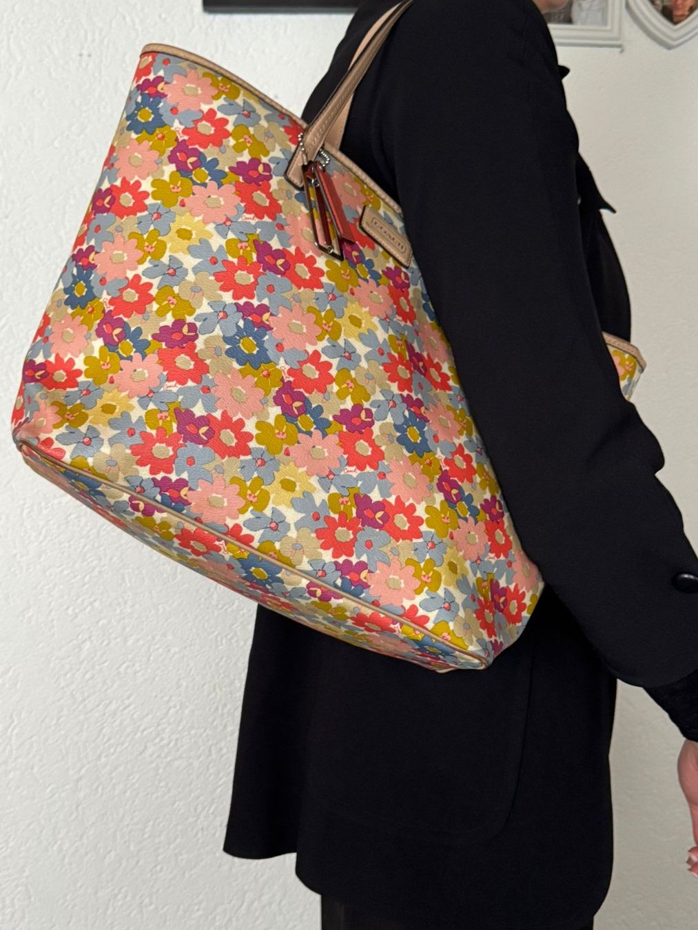 Coach Handtasche/Tote Bag mit Blumenmuster.