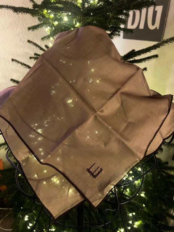 Elegantes Dunhill Tuch – neu