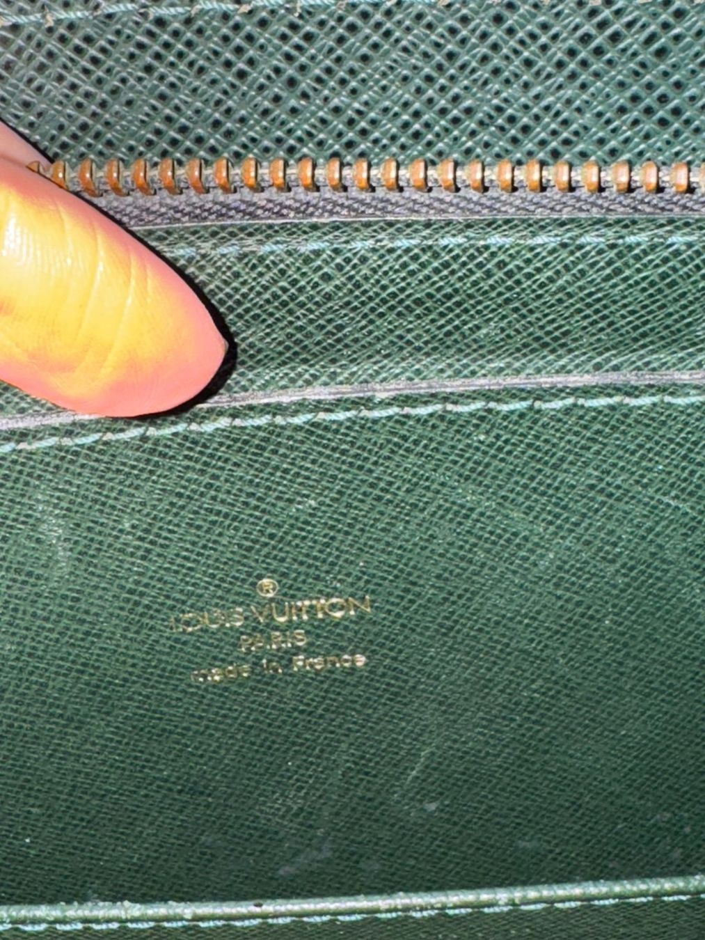 Louis Vuitton Taiga Portodocument Rosan – Epicea Grün