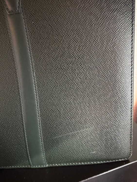 Louis Vuitton Taiga Portodocument Rosan – Epicea Grün