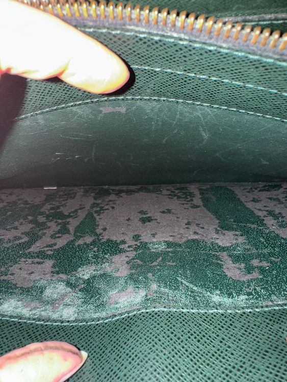 Louis Vuitton Taiga Portodocument Rosan – Epicea Grün