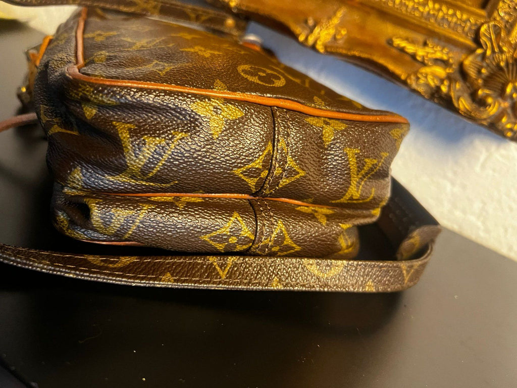 Louis Vuitton Vintage Crossbody – Monogram