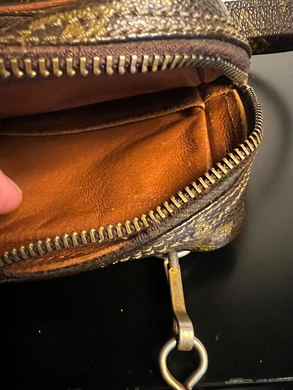 Louis Vuitton Vintage Crossbody – Monogram