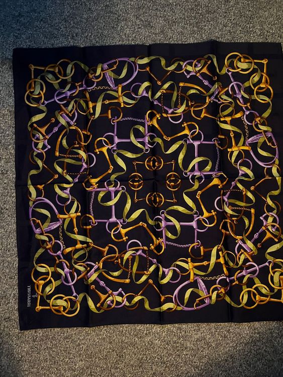 Trussardi Designer-Tuch mit Kettenmotiv