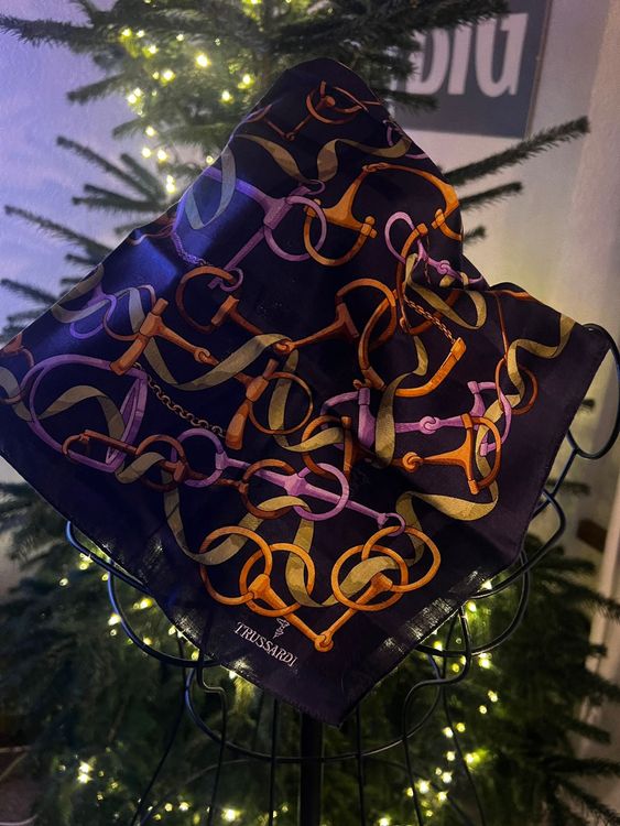 Trussardi Designer-Tuch mit Kettenmotiv