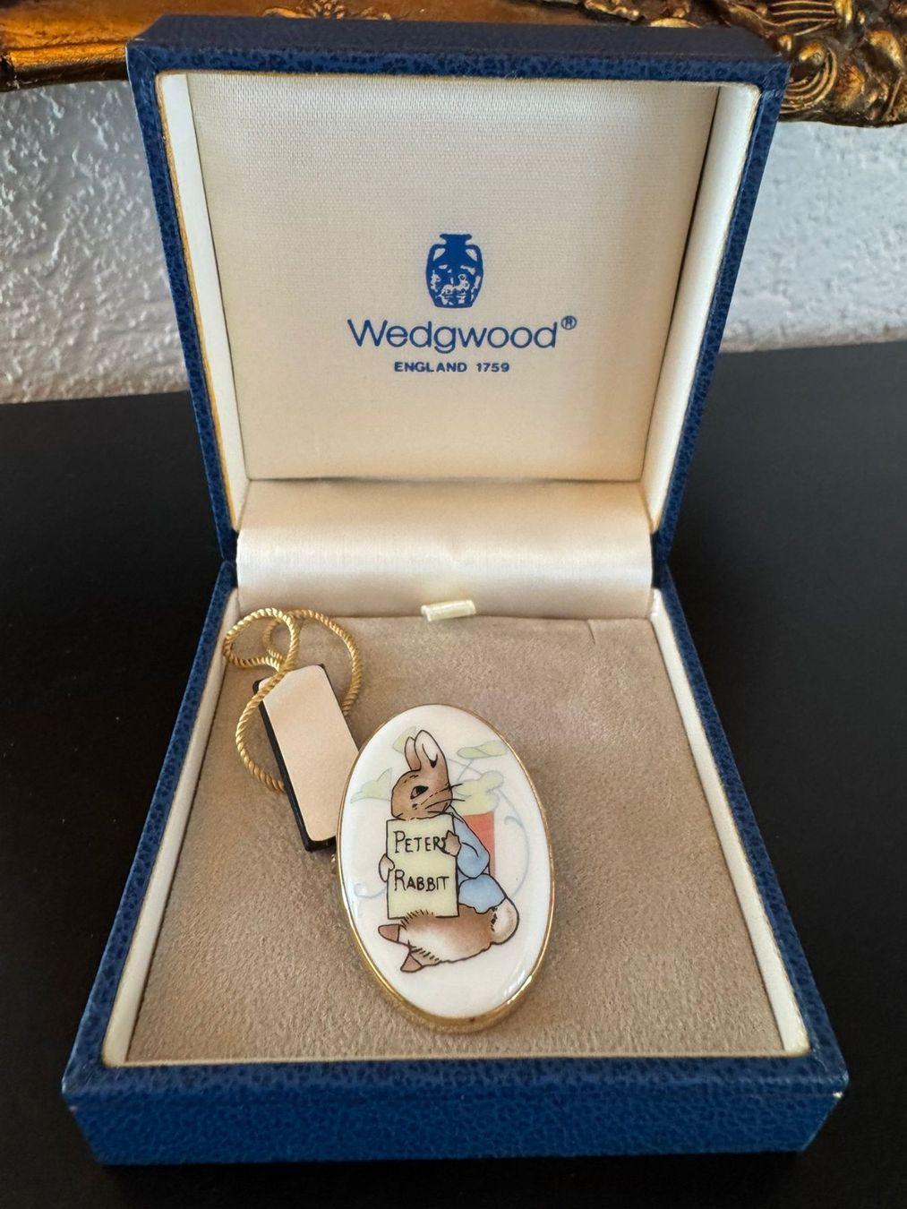Wedgwood Brosche "Peter Hase"