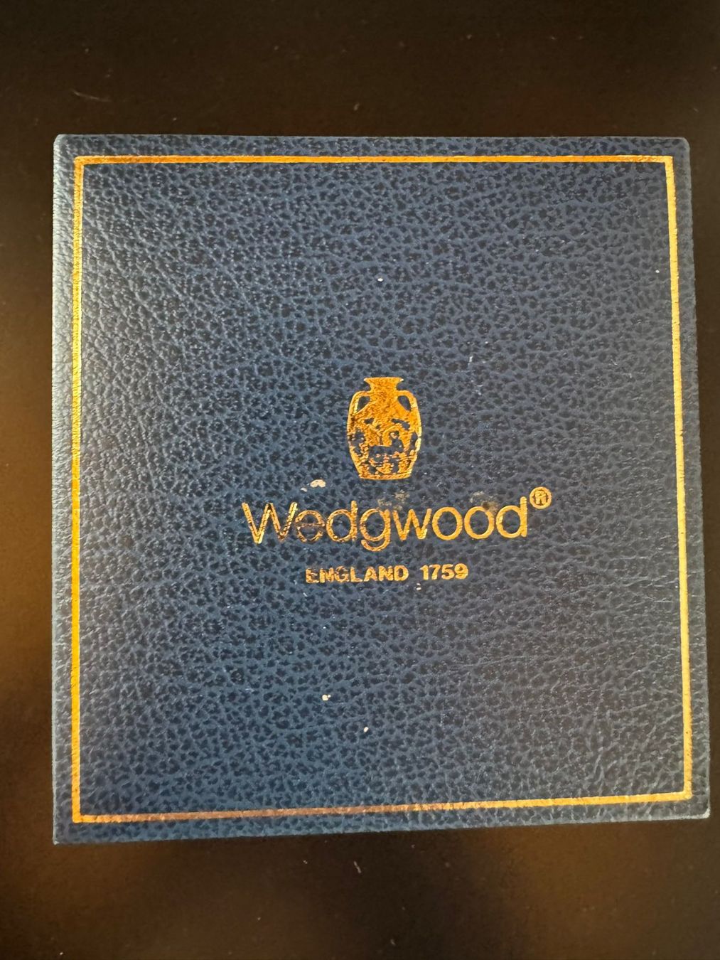 Wedgwood Brosche "Peter Hase"