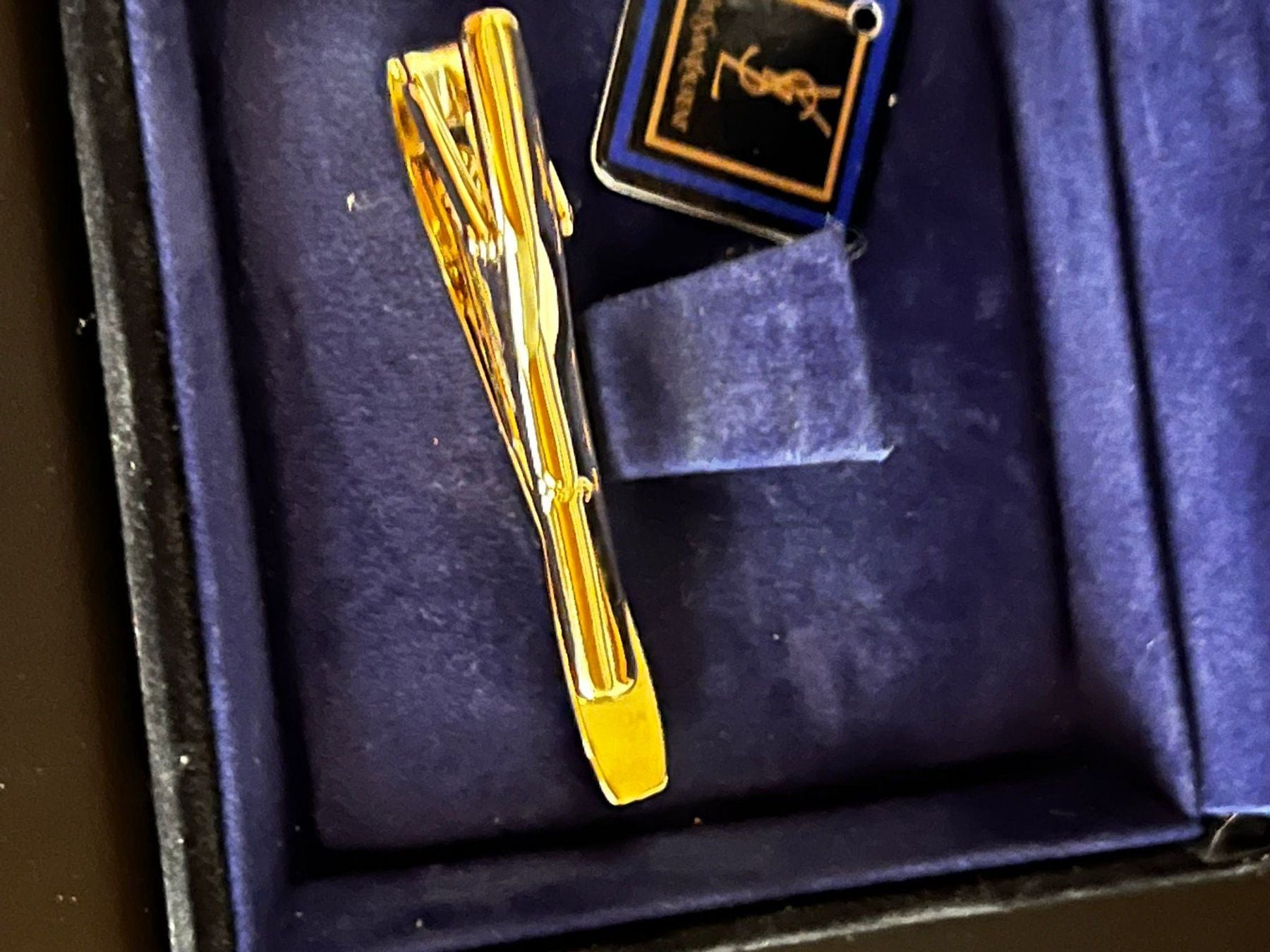 Yves Saint Laurent Krawattennadel mit Etui